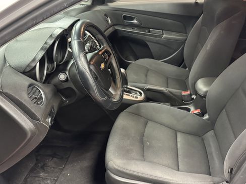 Used 2015 Chevrolet Cruze LT FWD image 9