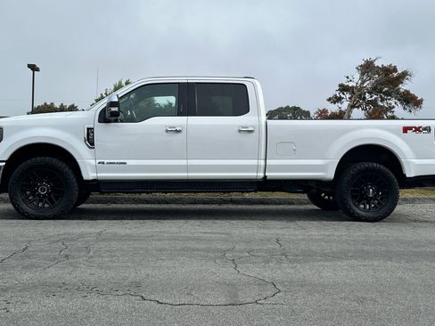 Used 2020 Ford F350 Lariat w/ Lariat Ultimate Package AWD/4WD image 2
