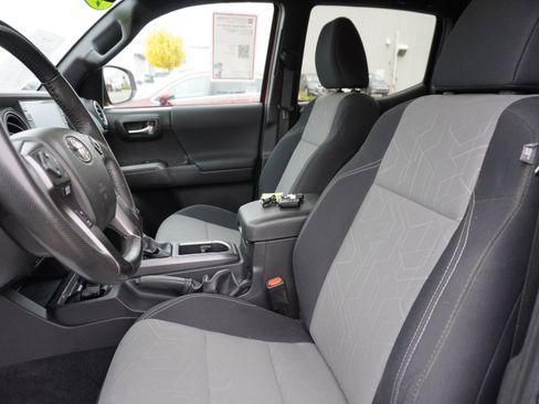 Used 2022 Toyota Tacoma TRD Sport image 23