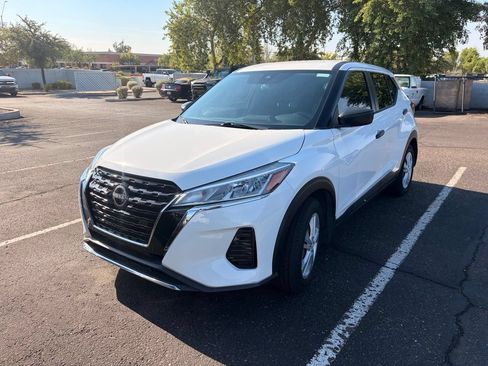 Used 2022 Nissan Kicks S FWD image 1