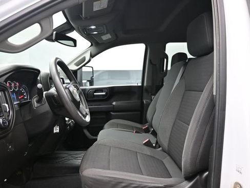 Used 2022 Chevrolet Silverado 2500 Custom w/ Custom Value Package AWD/4WD image 10