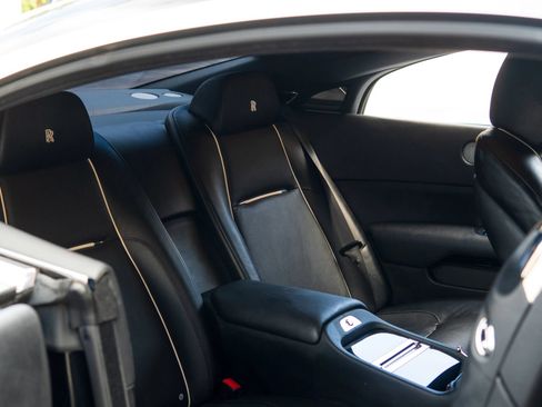 Used 2016 Rolls-Royce Wraith RWD image 33