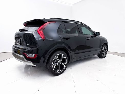 Certified 2024 Kia Niro SX Touring image 16