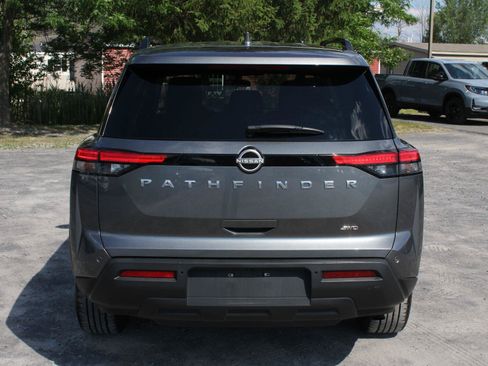Used 2025 Nissan Pathfinder SV AWD/4WD image 6