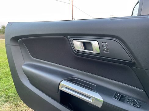 Used 2020 Ford Mustang GT RWD image 35