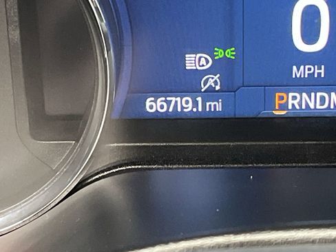 Used 2023 Ford Expedition XLT image 18