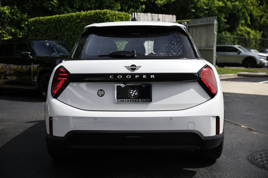 New 2026 MINI Cooper 4-Door Hardtop FWD image 10