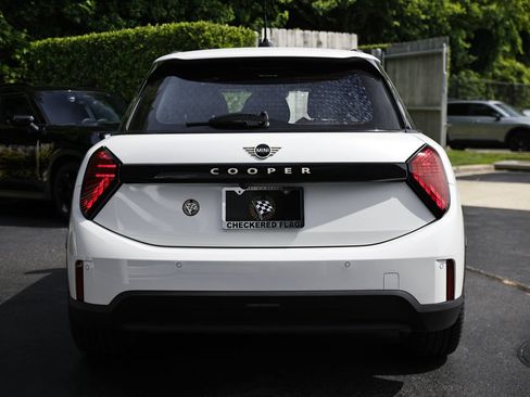 New 2026 MINI Cooper 4-Door Hardtop FWD image 10
