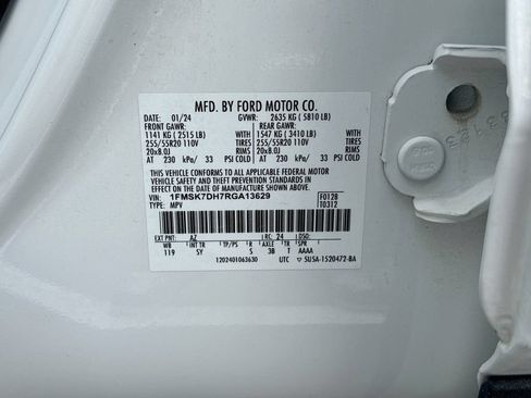 Used 2024 Ford Explorer XLT w/ Equipment Group 202A RWD image 5