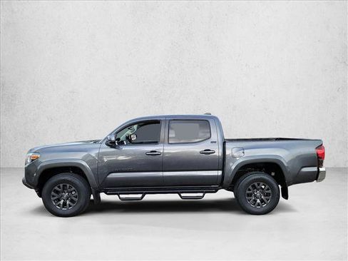 Used 2022 Toyota Tacoma SR5 RWD image 8