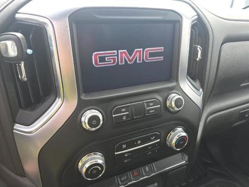 Used 2022 GMC Sierra 2500 SLE image 17