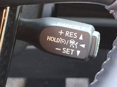 Used 2019 Toyota Prius XLE image 25