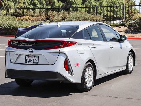Used 2021 Toyota Prius Prime LE w/ Carpet Mat Package (TMS) FWD image 7