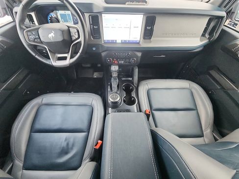Used 2024 Ford Bronco Outer Banks image 9