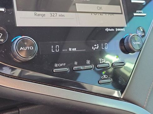 Used 2020 Toyota Camry XLE image 30