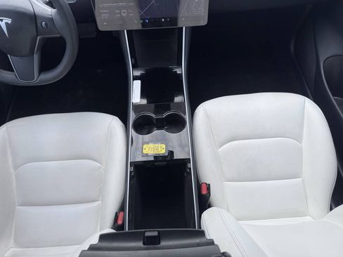 Used 2020 Tesla Model 3 Standard Range Plus RWD image 16