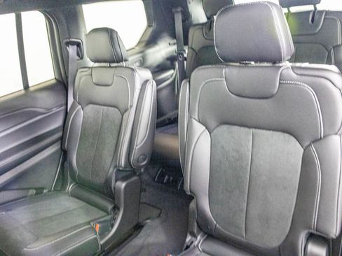 New 2025 Jeep Grand Cherokee L Altitude image 28