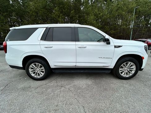 Used 2021 GMC Yukon SLT w/ SLT Premium Package image 8