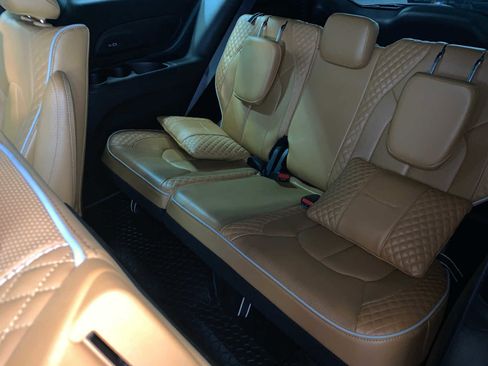 Used 2023 Chrysler Pacifica Pinnacle image 6