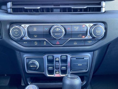 New 2026 Jeep Gladiator Sport AWD/4WD image 16
