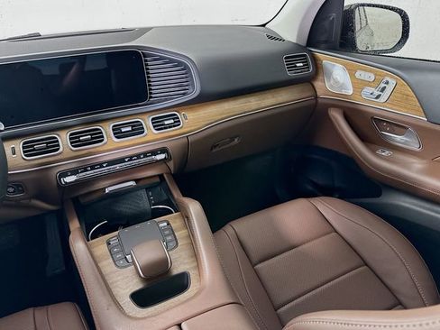 Used 2024 Mercedes-Benz GLE 350 4MATIC w/ AMG Line Exterior image 24