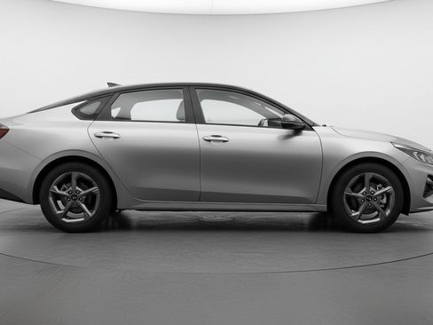 Used 2025 Kia K4 FWD image 8