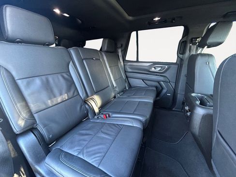 Used 2022 Chevrolet Tahoe LT w/ LT Signature Package image 11