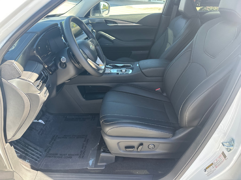 Certified 2026 INFINITI QX60 Pure w/ Cargo Package FWD image 9