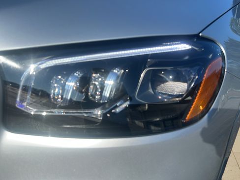 Used 2025 Mercedes-Benz GLS 450 4MATIC image 11