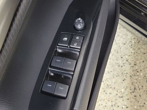 Used 2025 Toyota Camry SE w/ Convenience Package FWD image 22