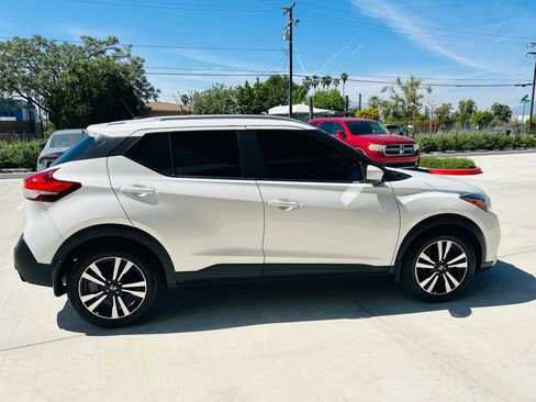 Used 2020 Nissan Kicks SV image 16