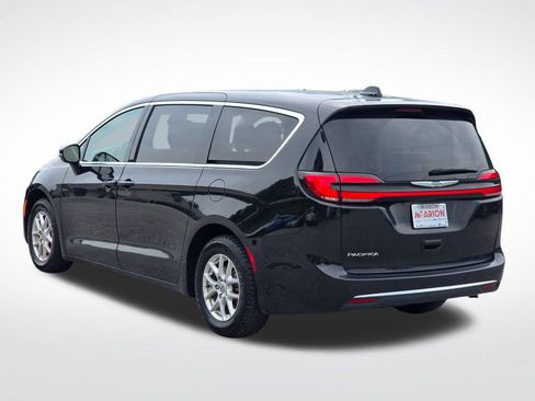 Used 2024 Chrysler Pacifica Touring-L FWD image 14