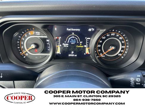 Used 2024 Jeep Wrangler Unlimited Rubicon w/ Technology Group image 25