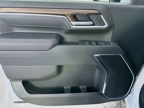 Used 2025 Chevrolet Silverado 2500 LT AWD/4WD image 23