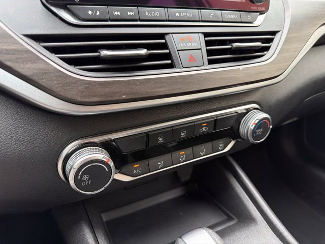 Used 2025 Nissan Altima 2.5 SV FWD image 25