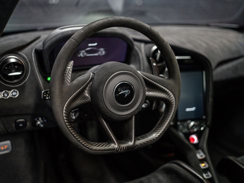 Used 2021 McLaren 765LT image 8
