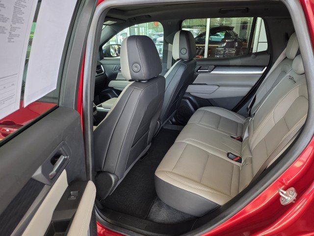 Used 2025 GMC Terrain Elevation w/ Elevation Premium Package FWD image 12
