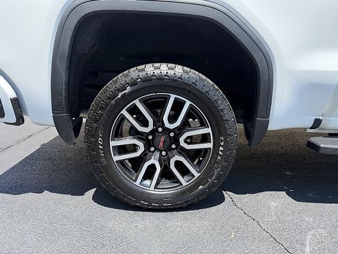 Used 2020 GMC Sierra 1500 AT4 w/ AT4 Premium Package AWD/4WD image 10