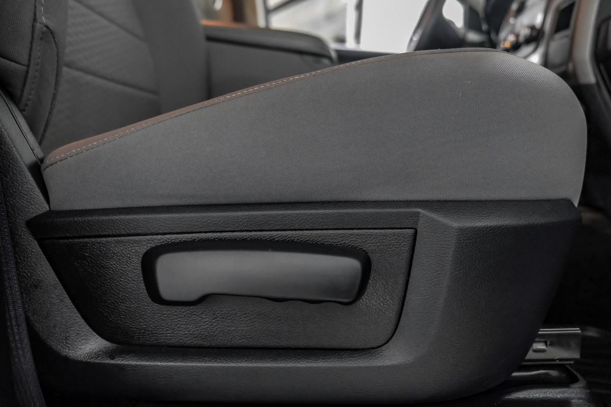 Used 2015 RAM 3500 Tradesman w/ Chrome Appearance Group AWD/4WD image 31