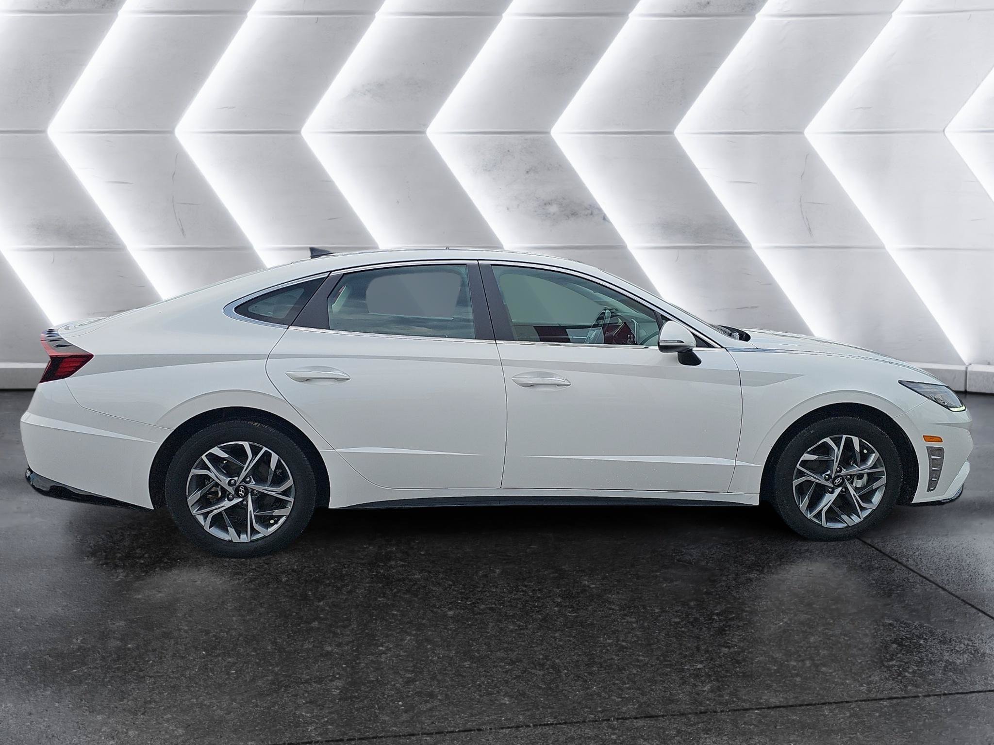 Used 2022 Hyundai Sonata SEL w/ Convenience Package FWD image 8