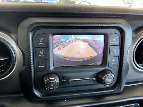 Used 2022 Jeep Wrangler Sport image 14