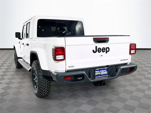 New 2025 Jeep Gladiator Sport image 21