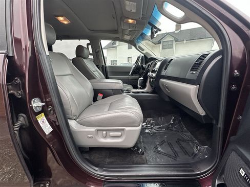 Used 2015 Toyota Sequoia Limited AWD/4WD image 19