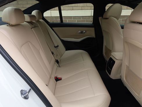 Used 2020 BMW 330i Sedan w/ Premium Package RWD image 27