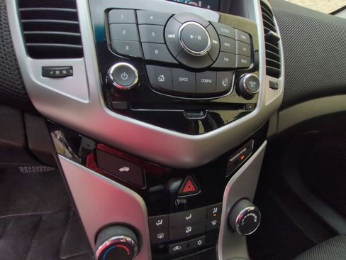 Used 2016 Chevrolet Cruze LT image 16