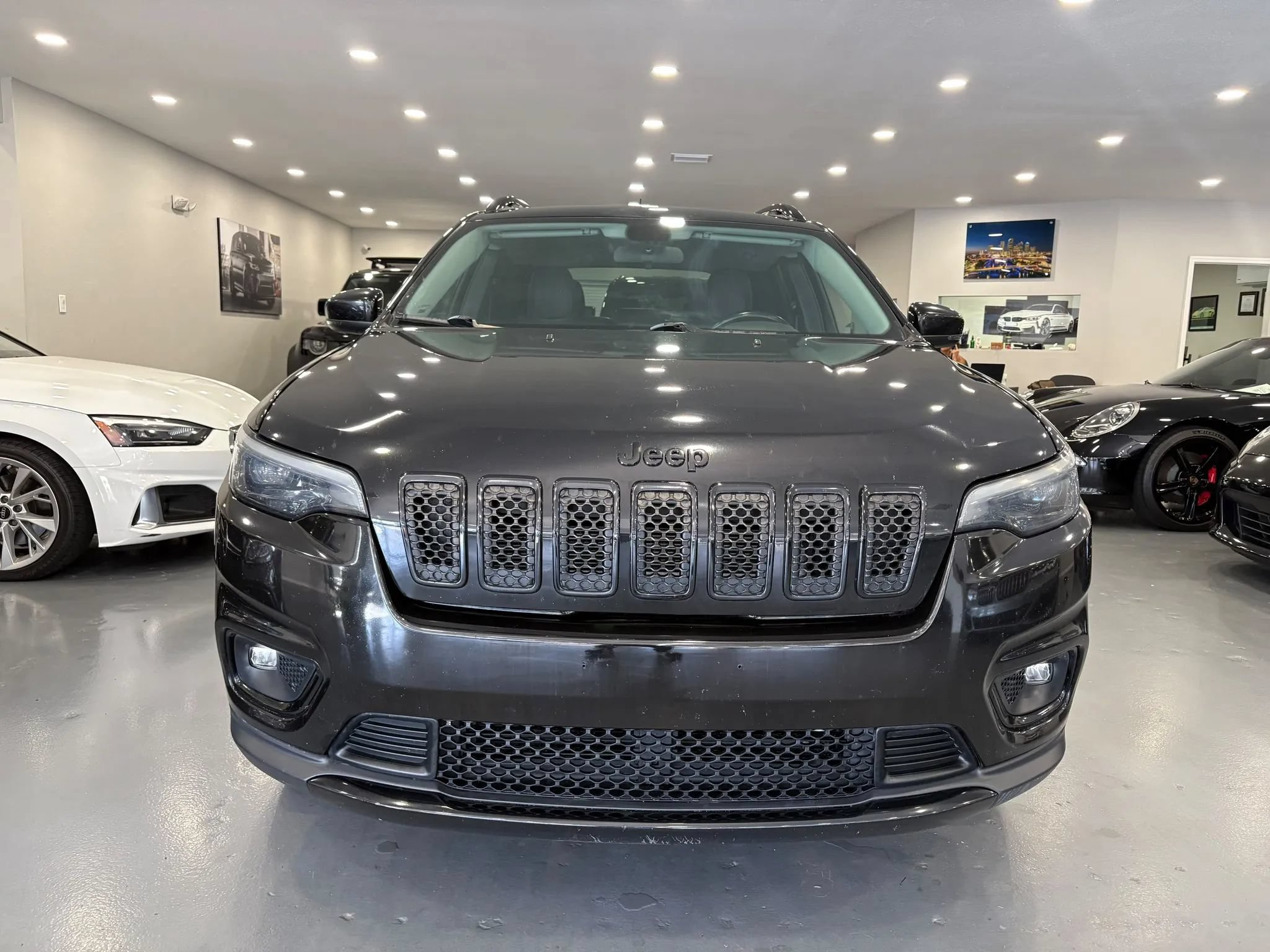 Used 2020 Jeep Cherokee Latitude Plus AWD/4WD image 2