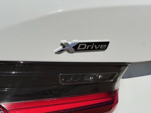 Used 2024 BMW 330i xDrive Sedan w/ M Sport Package image 9
