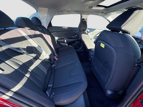 New 2025 Hyundai Elantra SEL image 20