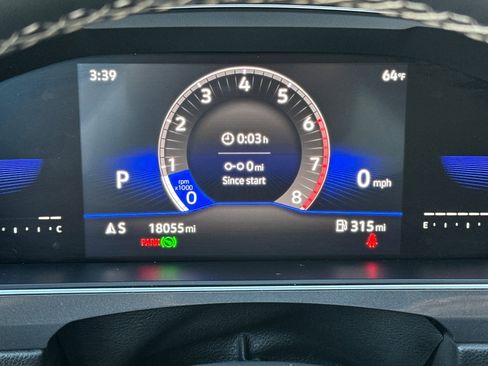 Used 2022 Volkswagen Tiguan SE w/ Panoramic Sunroof Package image 25