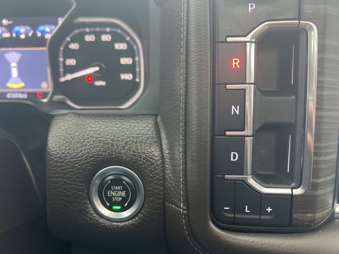 Used 2021 GMC Yukon Denali w/ Denali Premium Package image 23